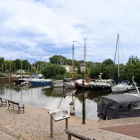 Idyllic Waterfront Vacation *