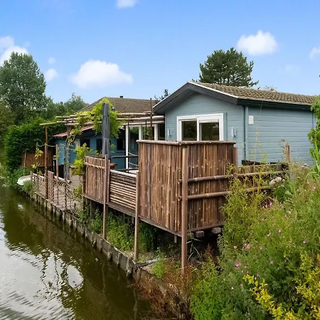 Holiday home Idyllic Waterfront Vacation Ooltgensplaat