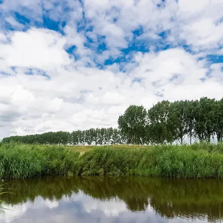 Holiday home Idyllic Waterfront Vacation Ooltgensplaat